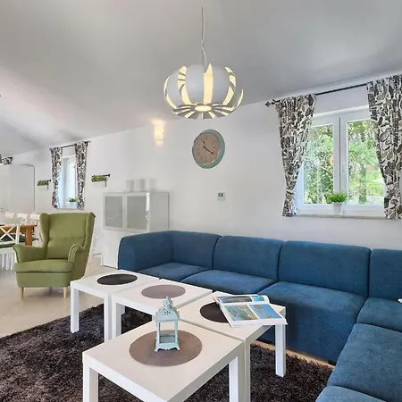 Lucia Holiday home
