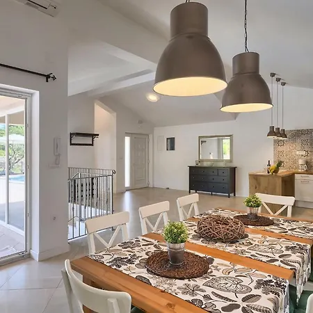 Lucia Holiday home *