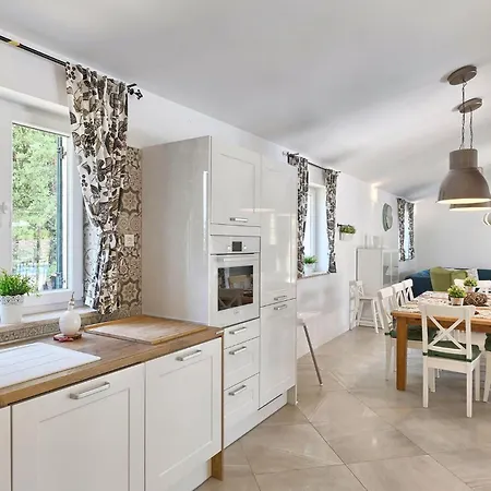 Lucia Holiday home