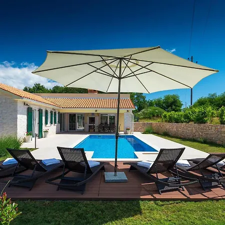 Lucia Holiday home
