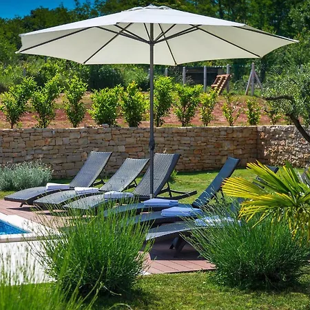 Lucia Holiday home
